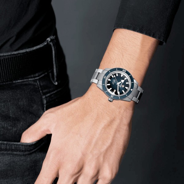 Montre Rado Captain Cook automatique cadran bleu bracelet acier 42 mm R32105203