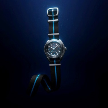 Montre Omega Seamaster Planet Ocean 6000M Ultra Deep Co-Axial titane cadran noir bracelet NATO 45,5 mm