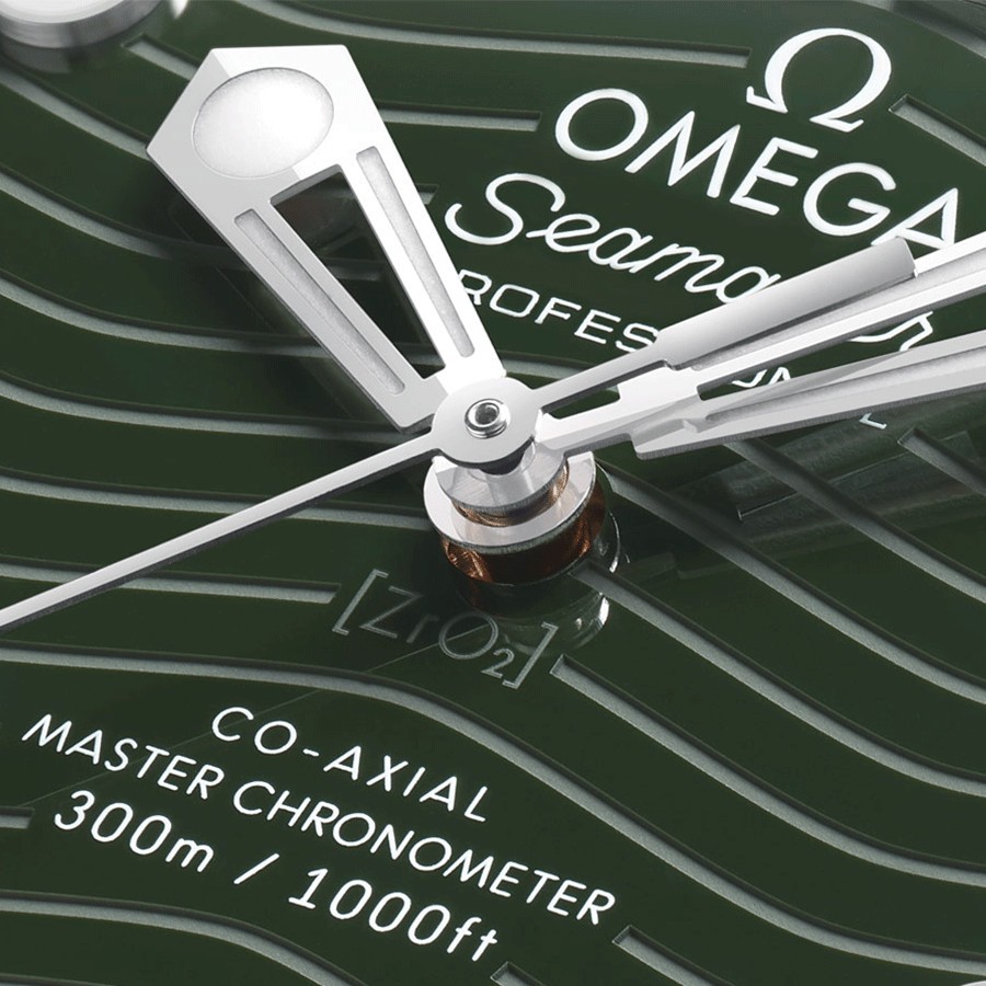 Omega Seamaster Diver 300m Co-Axial Master Chronometer watch green dial rubber strap 42 mm