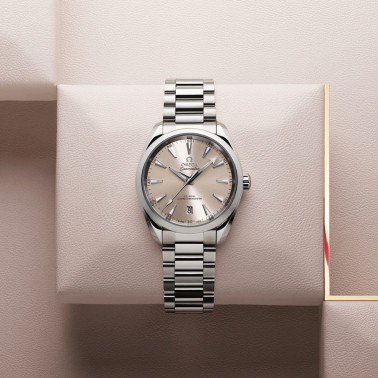 Montre Omega Seamaster Aqua Terra 150m Co-Axial Master Chronometer cadran grès bracelet acier 38 mm