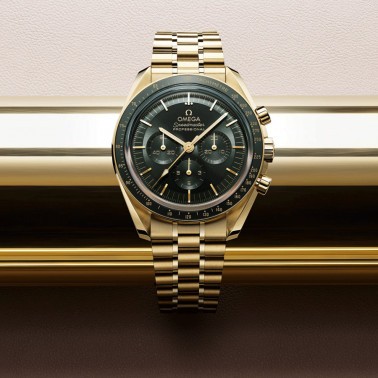Omega Speedmaster Moonwatch Co‑Axial Master Chronometer watch in gold Moonshine green dial gold bracelet 42 mm
