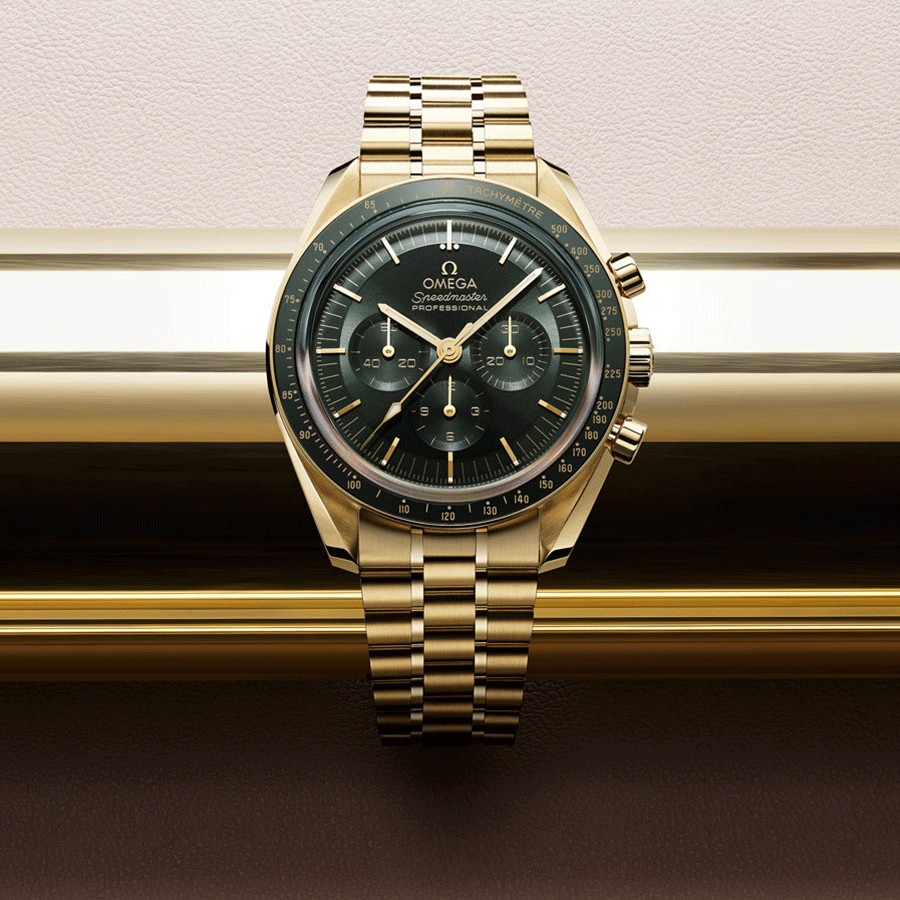 Omega Speedmaster Moonwatch Co‑Axial Master Chronometer watch in gold Moonshine green dial gold bracelet 42 mm