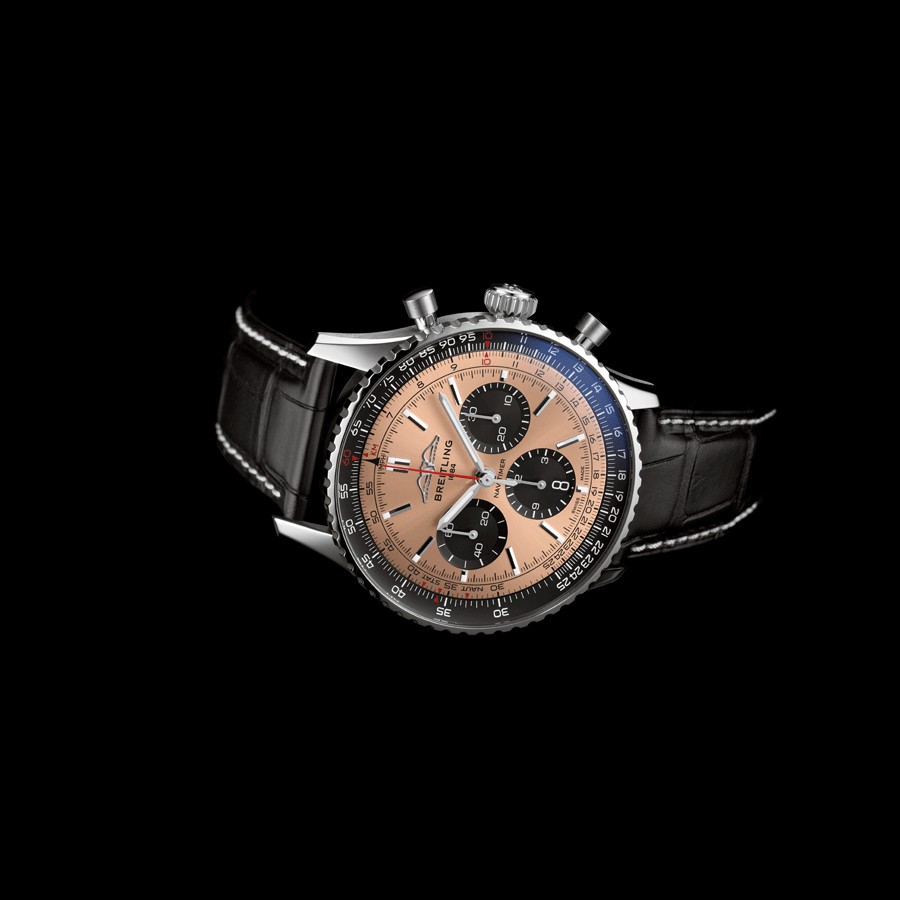 Montre Breitling Navitimer automatique B01 Chronographe cadran cuivre bracelet cuir noir 43 mm AB0138241K1P1