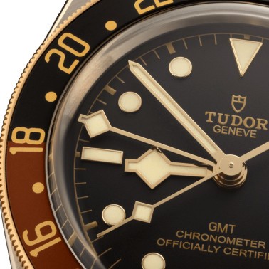 Montre Tudor Black Bay GMT S&G automatique cadran noir bracelet acier et or jaune 41 mm