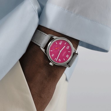 Montre NOMOS Club Campus Deep Pink mécanique cadran rose bracelet cuir gris 36 mm 711