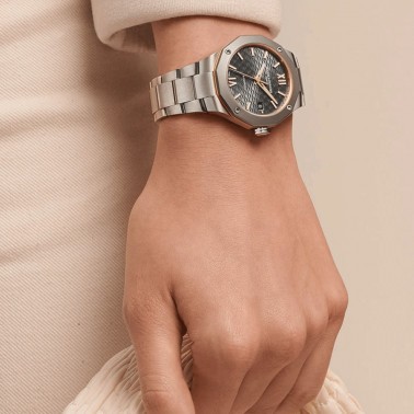 Montre Baume et Mercier Riviera automatique cadran gris bracelet acier 36 mm