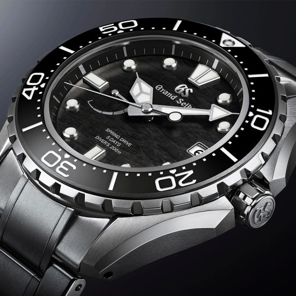 Montre Grand Seiko Evolution 9 Plongée Titane Spring Drive cadran noir bracelet titane 43,8 mm