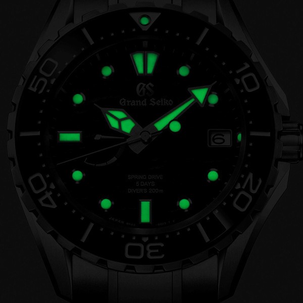 Montre Grand Seiko Evolution 9 Plongée Titane Spring Drive cadran noir bracelet titane 43,8 mm