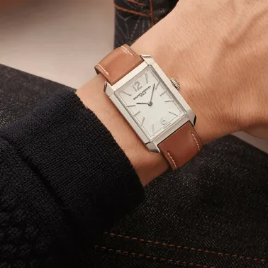 Montre Baume et Mercier Hampton quartz cadran blanc bracelet cuir marron 43 x 27,5 mm