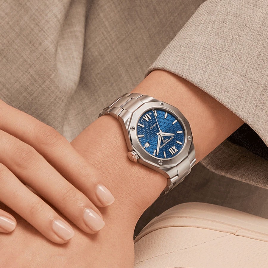 Watch Baume et Mercier Riviera automatic blue dial steel bracelet 36 mm 10679