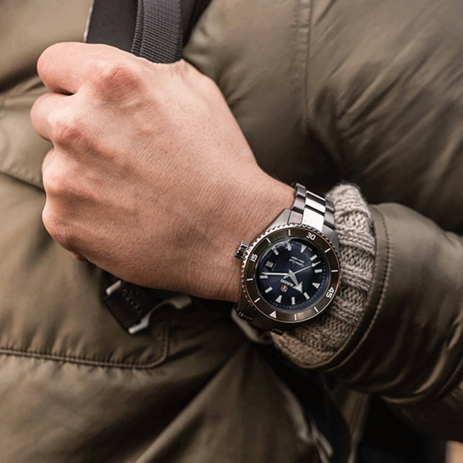 Rado Captain Cook High-Tech Ceramic Diver automatic watch blue dial grey ceramic bracelet 43 mm R32144202