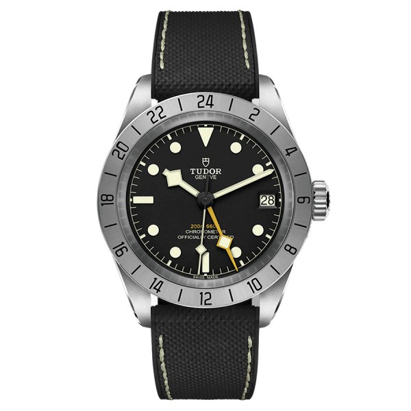 Montre Tudor Black Bay Pro automatique cadran noir bracelet caoutchouc et cuir noir 39 mm