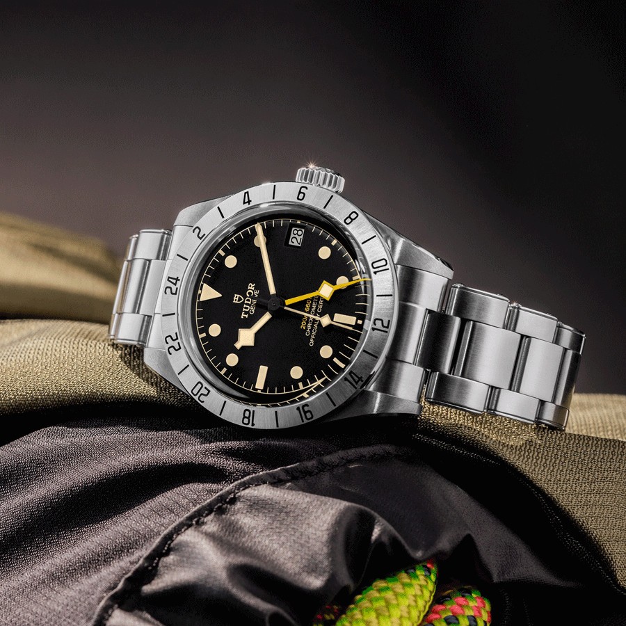 Montre Tudor Black Bay Pro automatique cadran noir bracelet acier 39 mm M79470-0001