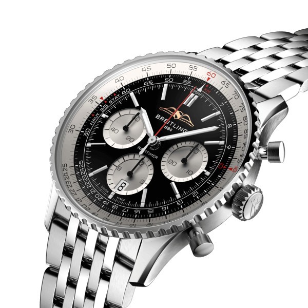 Montre Breitling Navitimer automatique B01 Chronographe cadran noir bracelet acier 43 mm AB0138211B1A1