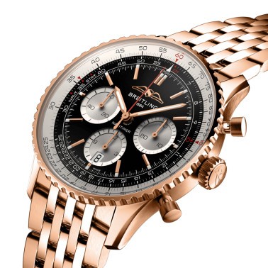 Montre Breitling Navitimer automatique Or Rose B01 Chronographe cadran noir bracelet or rose 43 mm RB0138211B1R1