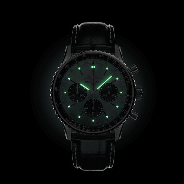 Montre Breitling Navitimer automatique B01 Chronographe cadran bleu glacier bracelet cuir noir 43 mm AB0138241C1P1