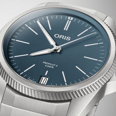 Oris ProPilot X Calibre 400 Titanium automatic watch blue dial titanium bracelet 39 mm