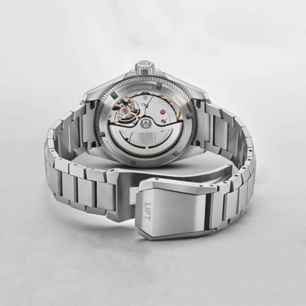 Oris ProPilot X Calibre 400 Titanium automatic watch blue dial titanium bracelet 39 mm