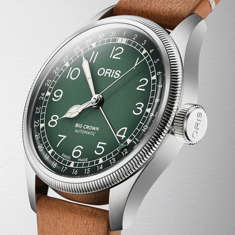 Montre Oris X Cervo Volante Big Crown Pointer Date automatique cadran vert bracelet cuir 38 mm