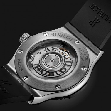 Montre Hublot Classic Fusion Titanium automatique cadran noir bracelet caoutchouc noir 42 mm 542.NX.1171.RX