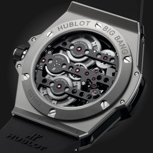 Montre Hublot Big Bang Meca-10 Titanium mécanique cadran squelette bracelet caoutchouc noir 45 mm 414.NI.1123.RX