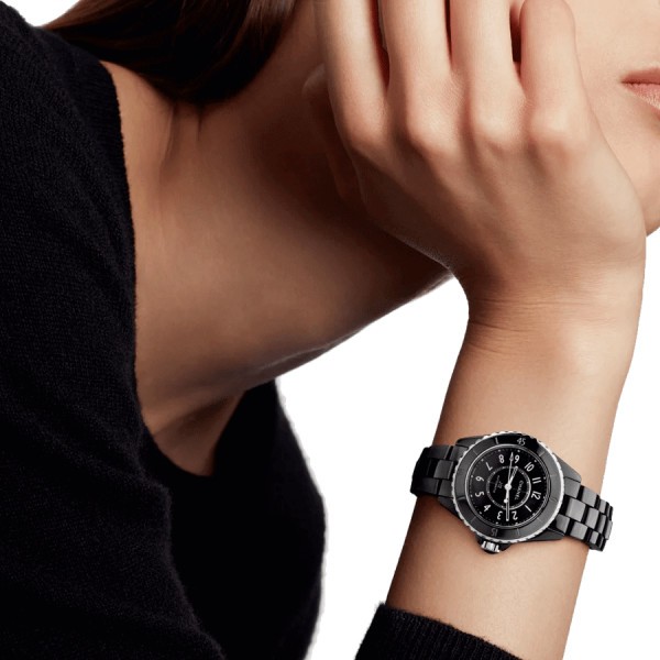 Montre CHANEL J12 Calibre 12.2 cadran noir 33 mm H5696 Lepage