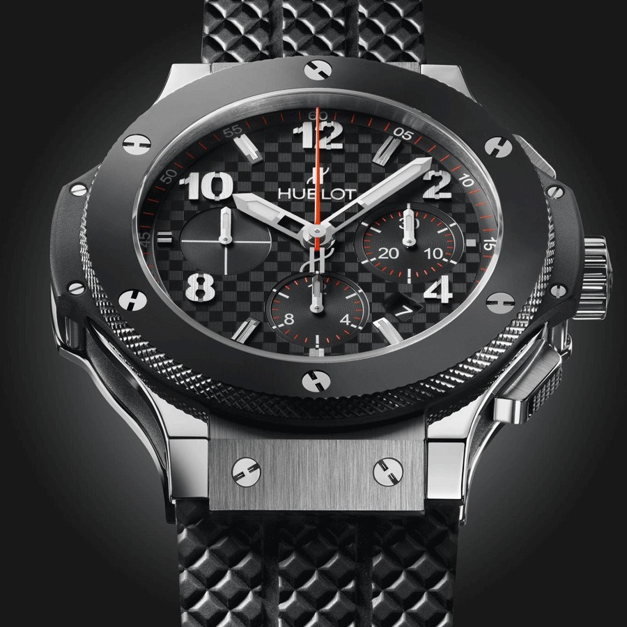 Montre Hublot Big Bang Steel Ceramic cadran effet carbone bracelet caoutchouc noir 44 mm