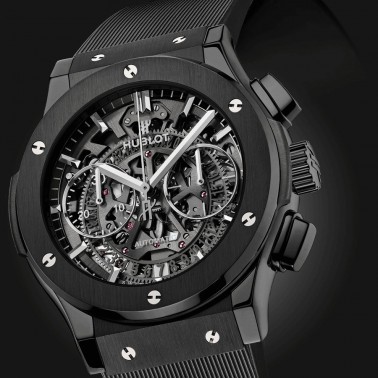 Montre Hublot Classic Fusion Aerofusion Black Magic automatique cadran squelette bracelet caoutchouc noir 45 mm 525.CM.0170.RX