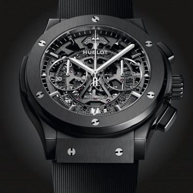Montre Hublot Classic Fusion Aerofusion Black Magic automatique cadran squelette bracelet caoutchouc noir 45 mm 525.CM.0170.RX