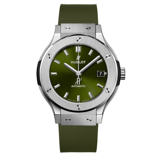 Montre Hublot Classic Fusion Titanium automatique cadran vert bracelet caoutchouc vert 38 mm 565.NX.8970.RX