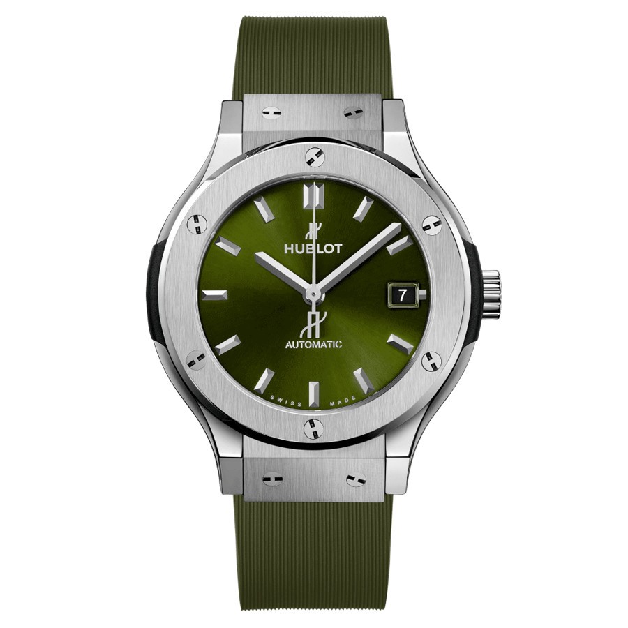 Montre Hublot Classic Fusion Titanium automatique cadran vert bracelet caoutchouc vert 38 mm 565.NX.8970.RX