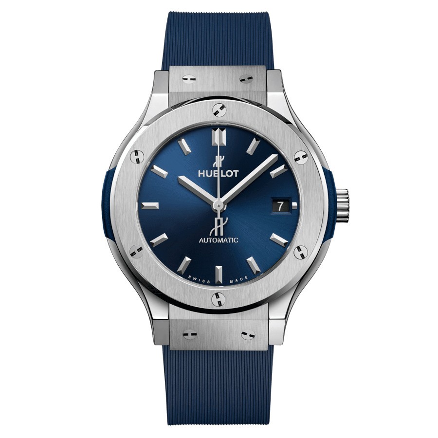 Montre Hublot Classic Fusion Titanium automatique cadran bleu bracelet caoutchouc bleu 38 mm 565.NX.7170.RX