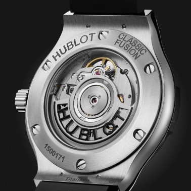 Montre Hublot Classic Fusion Titanium automatique cadran noir bracelet caoutchouc noir 38 mm 565.NX.1470.RX