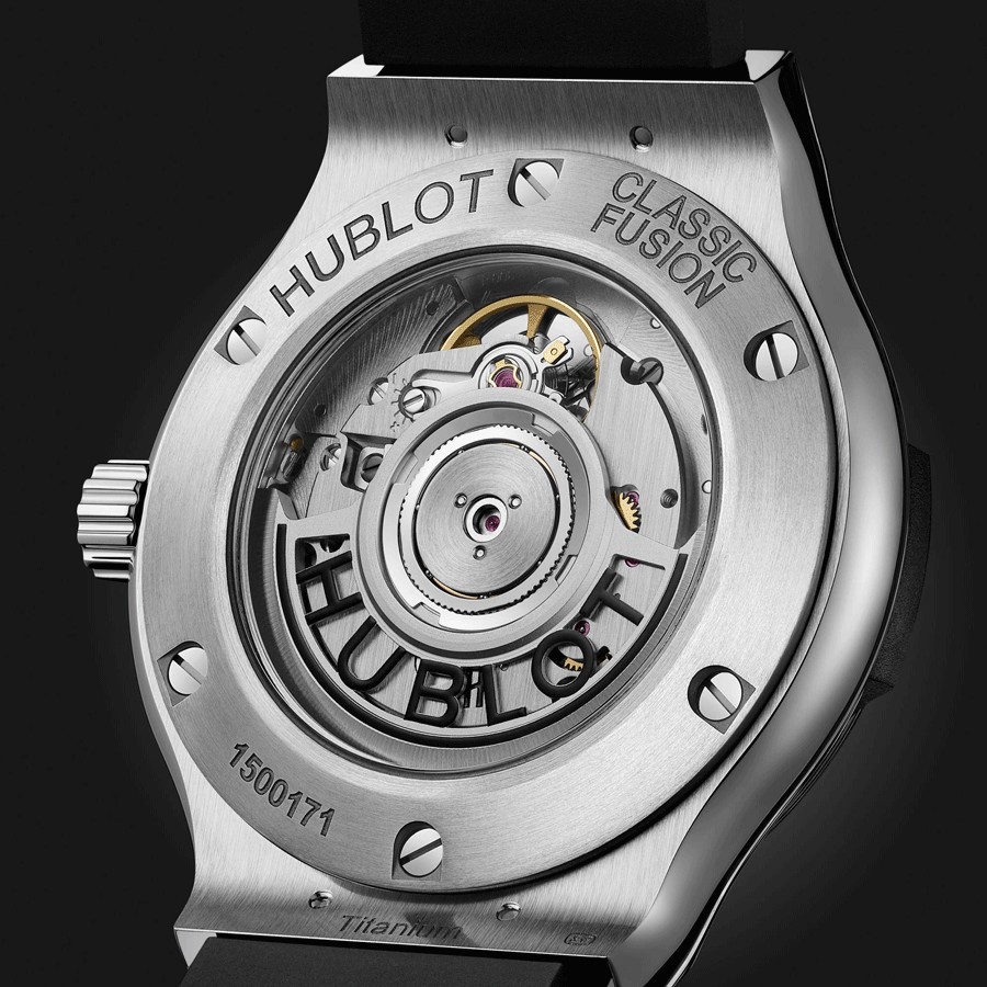 Montre Hublot Classic Fusion Titanium automatique cadran noir bracelet caoutchouc noir 38 mm 565.NX.1470.RX