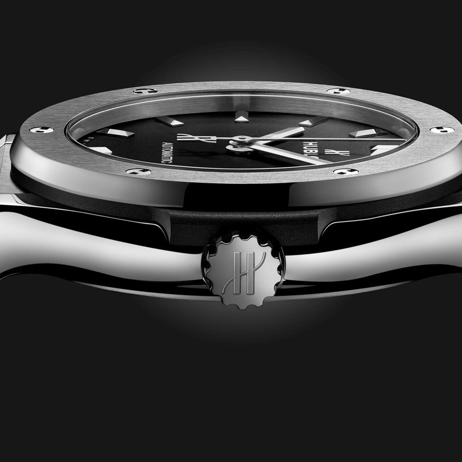 Montre Hublot Classic Fusion Titanium automatique cadran noir bracelet caoutchouc noir 38 mm 565.NX.1470.RX