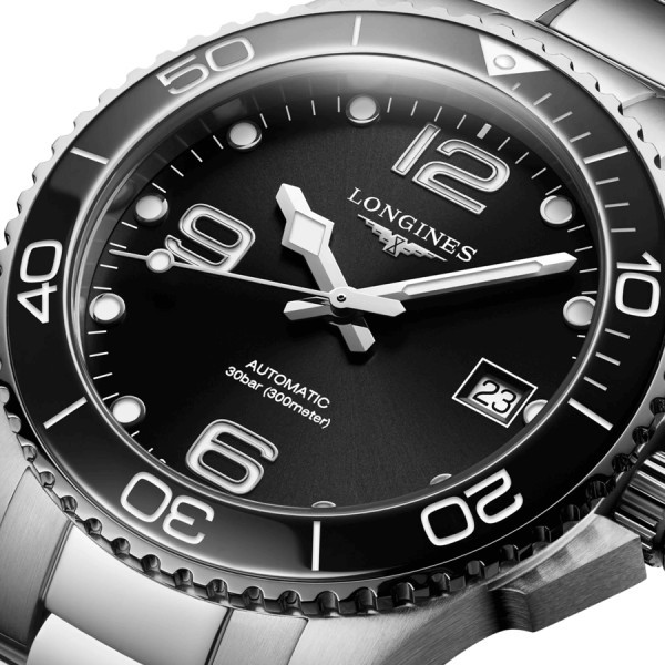 Montre Longines HydroConquest automatique cadran noir bracelet acier 39 mm L3.780.4.56.6