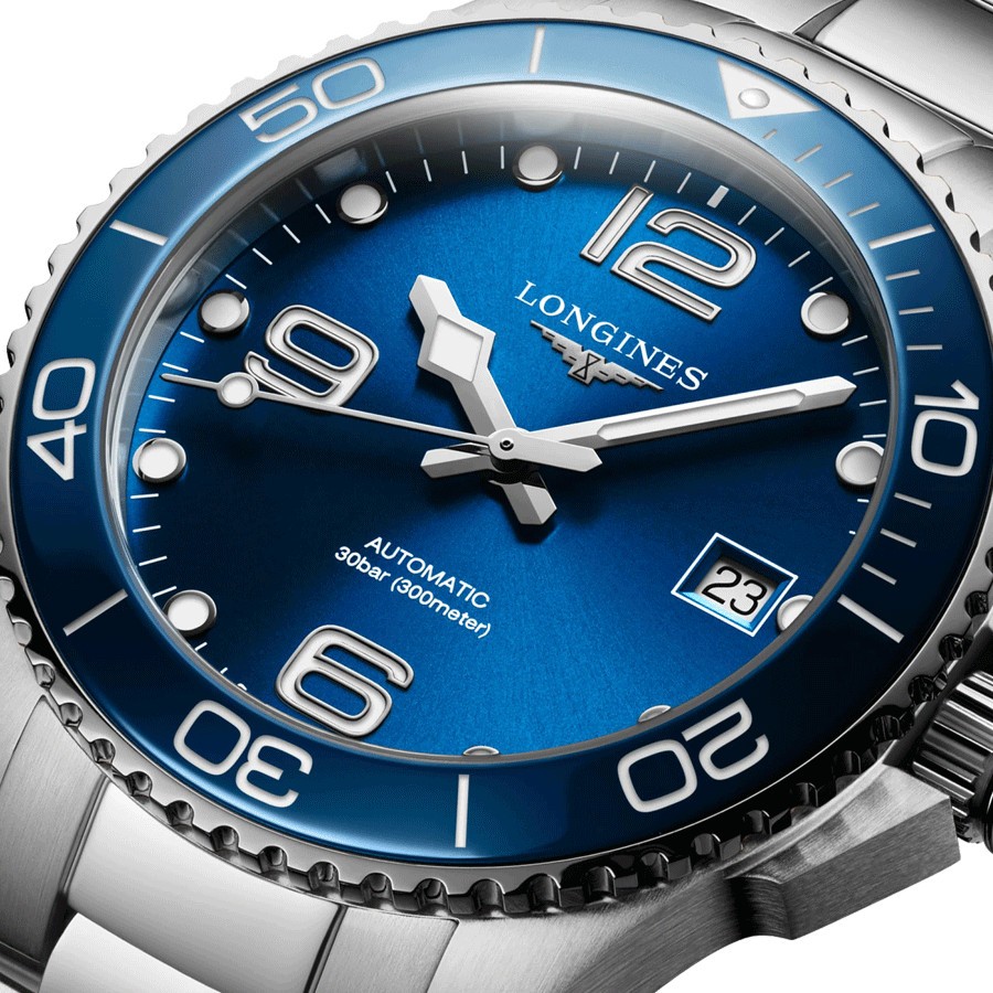 Montre Longines HydroConquest automatique cadran bleu bracelet acier 39 mm L3.780.4.96.6