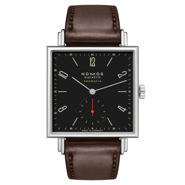 Montre NOMOS Tetra Neomatik Black automatique cadran noir bracelet cuir brun 33 mm 421.S4