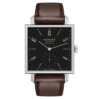 Montre NOMOS Tetra Neomatik Black automatique cadran noir bracelet cuir brun 33 mm 421.S4