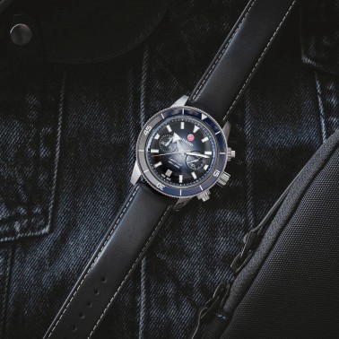 Montre Rado Captain Cook Chronographe automatique cadran bleu bracelet acier 43 mm R32145208