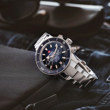 Montre Rado Captain Cook Chronographe automatique cadran bleu bracelet acier 43 mm R32145208