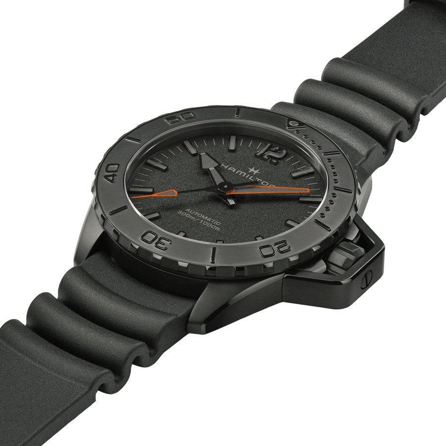 Montre Hamilton Khaki Navy Frogman PVD Noir automatique cadran noir bracelet caoutchouc noir 46 mm H77845330
