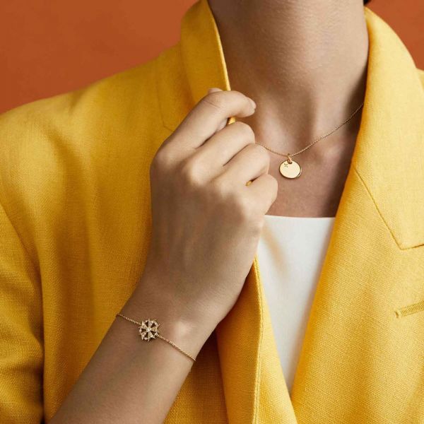 Médaille galet Arthus Bertrand Ma Petite Étoile en or jaune et diamant