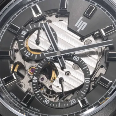 Montre Lip Général De Gaulle Squelette automatique PDV noir cadran noir bracelet acier milanais 39 mm