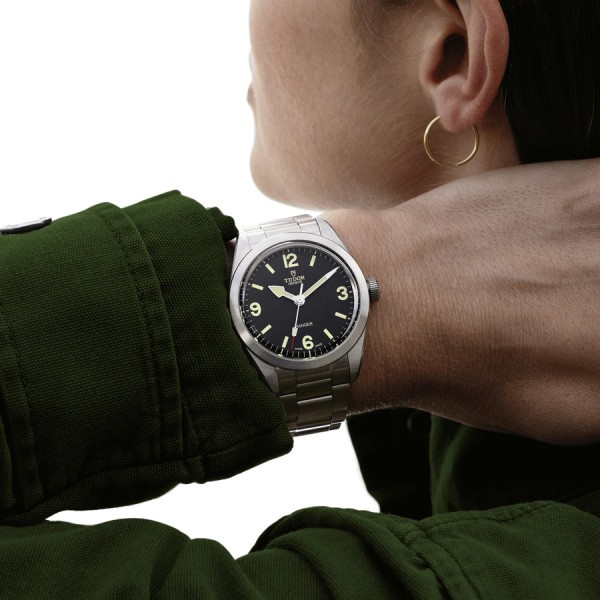 Tudor Ranger automatic watch black dial steel bracelet 39 mm M79950-0001