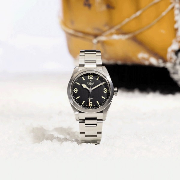 Tudor Ranger automatic watch black dial steel bracelet 39 mm M79950-0001