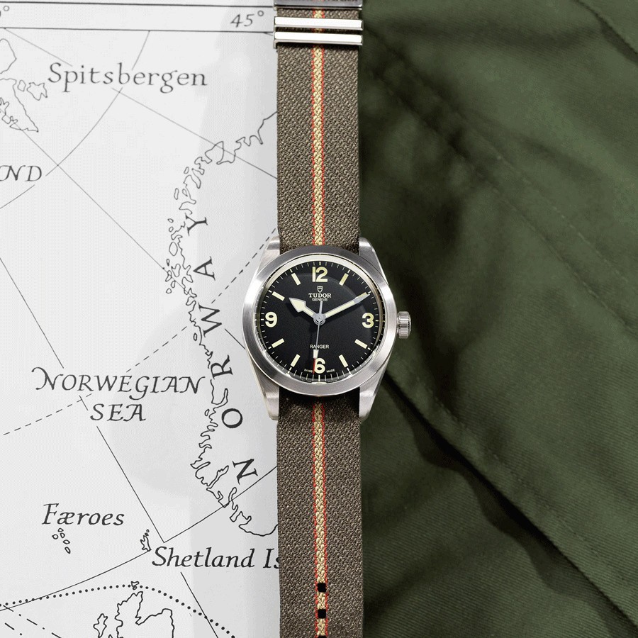 Montre Tudor Ranger automatique cadran noir bracelet tissu vert 39 mm M79950-0003