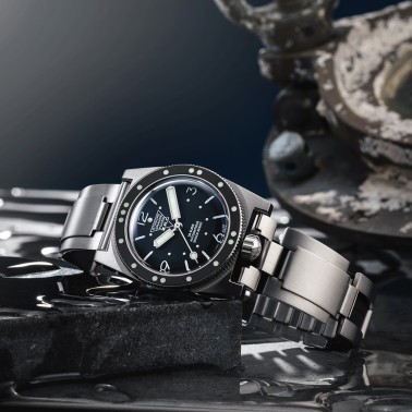 ZRC Grands Fonds 300 Reissue Series 2 black dial steel bracelet 38 mm