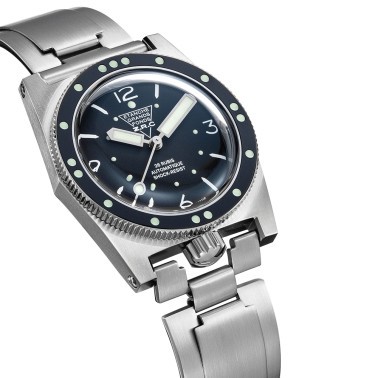 Montre ZRC Grands Fonds 300 Réédition Série 2 cadran noir bracelet acier 38 mm