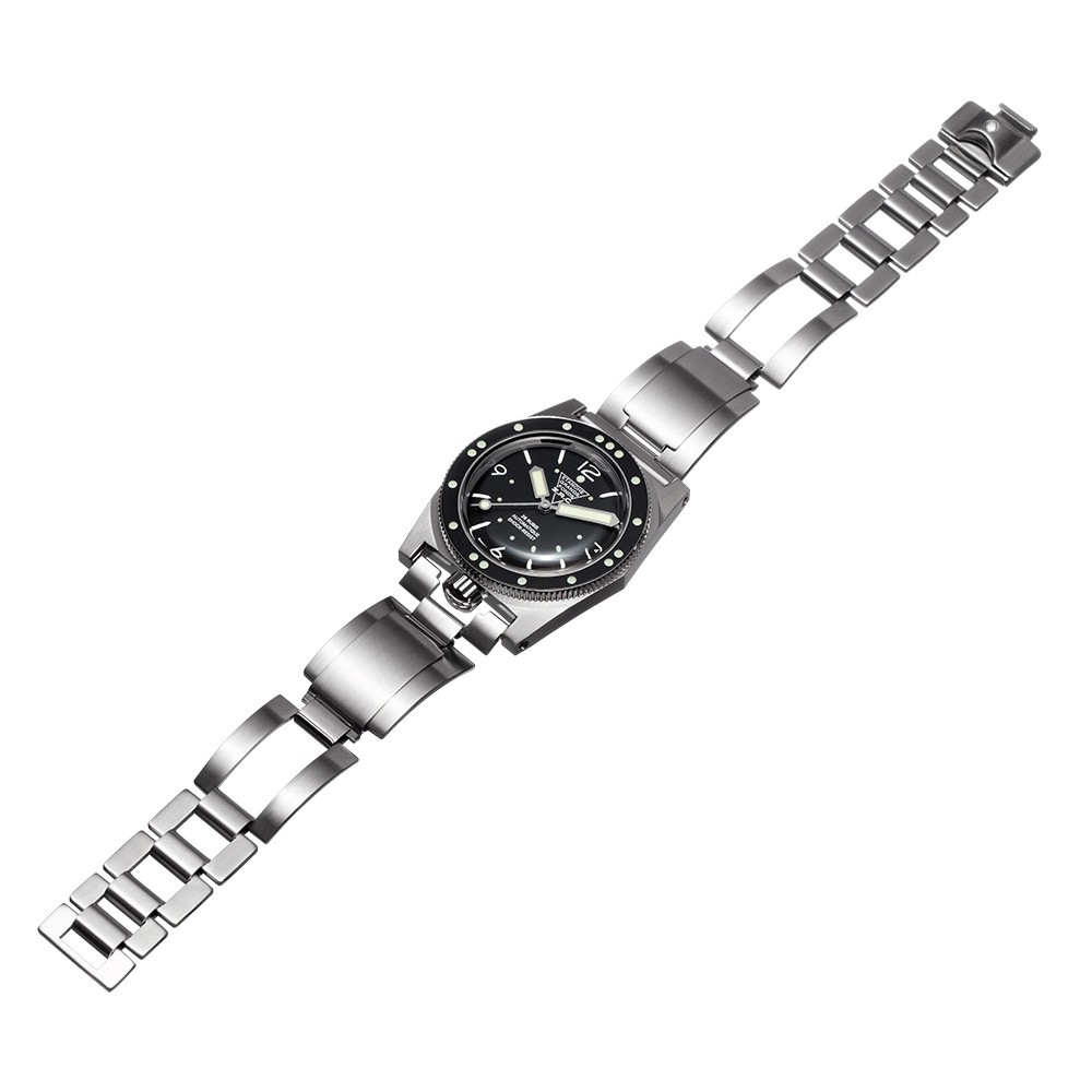 ZRC Grands Fonds 300 Reissue Series 2 black dial steel bracelet 38 mm